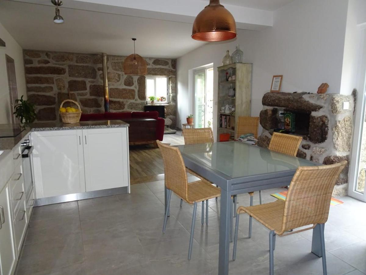 A Casa Com 2 Pereiras Bed & Breakfast Terras de Bouro Exterior foto