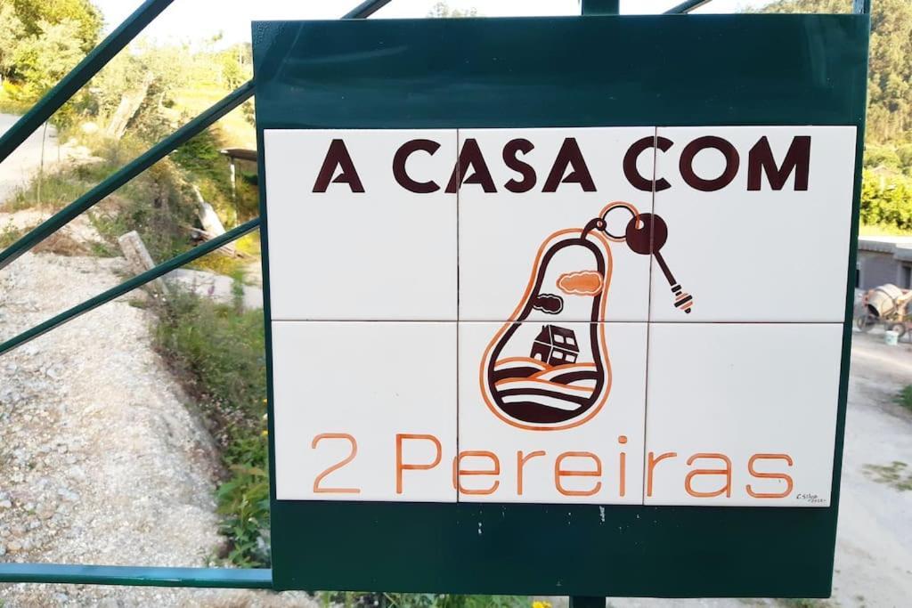 A Casa Com 2 Pereiras Bed & Breakfast Terras de Bouro Exterior foto